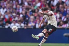 欧冠助攻王之争：拉菲尼亚领跑，阿什拉夫紧追不舍